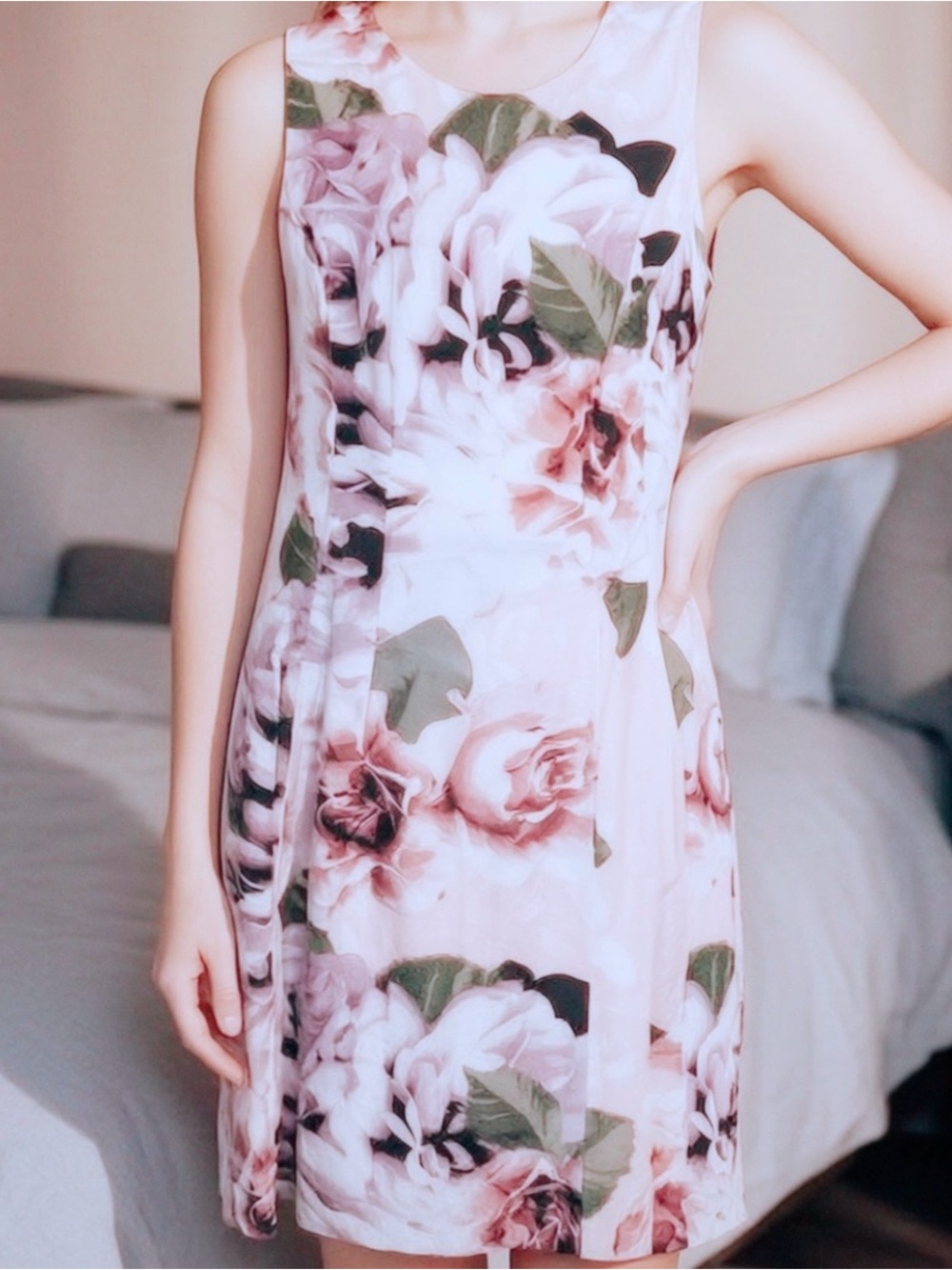Vince Camuto Lined Floral Pink Sleeveless Dress. Size 0
